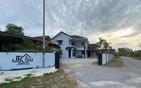 Jbk Villa Empire - Roomstay
